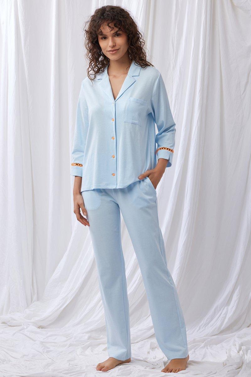 Lichtblauwe pyjama